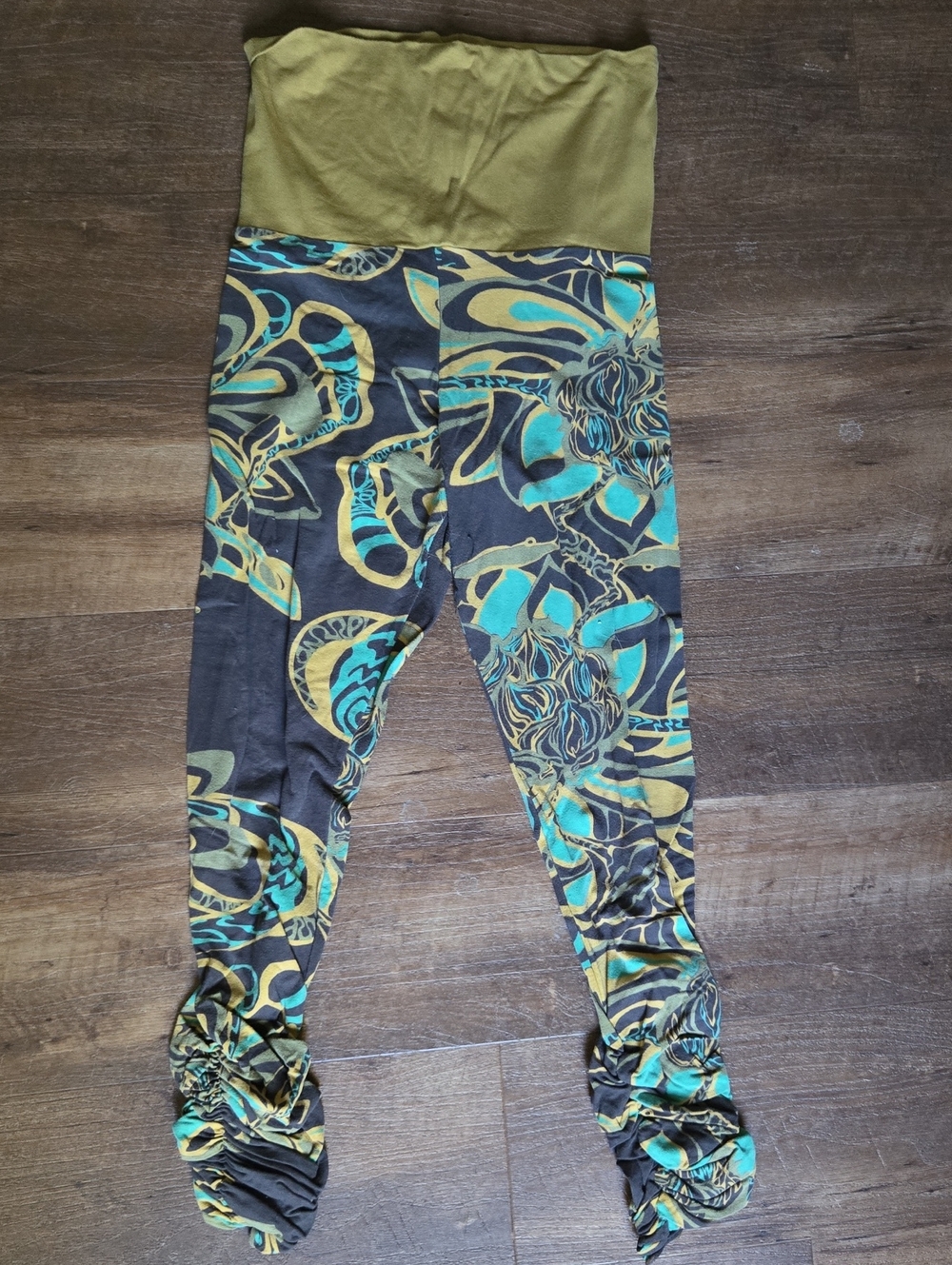 VKeen Victoria Keen Yoga Leggings With Scrunched Ankle